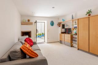 Residence Court of the Seminary - 9