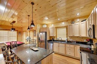 Queen of Hearts by Venture Smoky Mountains - Sevierville - 3
