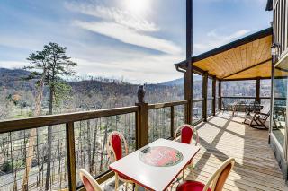 Sky Light View by Venture Smoky Mountains - 1