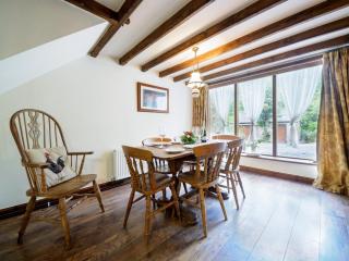 3 Bed in Hope PK432 - Aston - 0