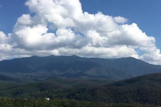 The Big Kahuna by Venture Smoky Mountains - 9