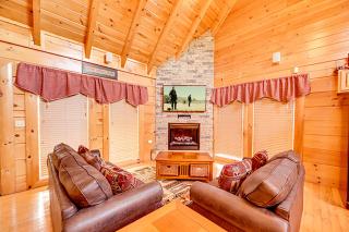 The Wolfs Den by Venture Smoky Mountains - 6