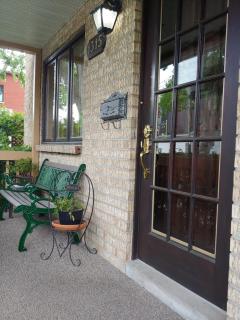 3 Bedrooms 3 beds near metro -2 Parking Free - 5
