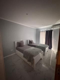 Apartamento George Mendes - Praia - 0