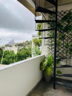 Moderno e Econômico Studio em Laranjeiras - 0