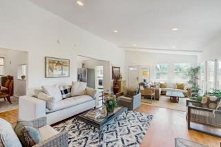 The Coos Chateau - Coos Bay - 6