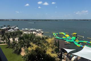 The Waters Condo - Lakefront Oasis - 9