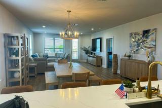 The Waters Condo - Lakefront Oasis - 4