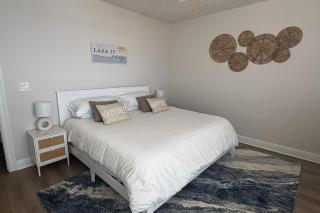 The Waters Condo - Lakefront Oasis - 2