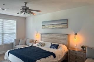 The Waters Condo - Lakefront Oasis - 1