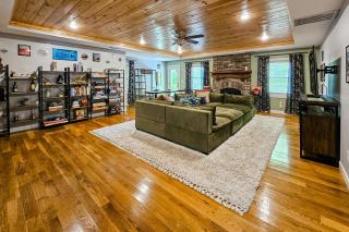 Old Cannon Retreat - Hendersonville - 9