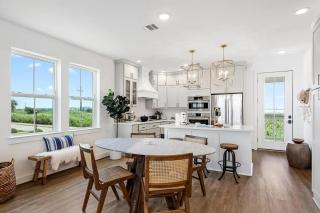 Welcome to Sunny Side Up Gorgeous Beach Home Located in Popular Pointe West - Galveston - 2