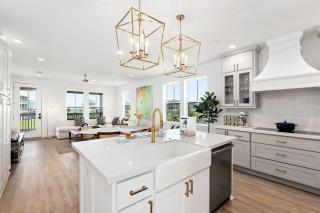 Welcome to Sunny Side Up Gorgeous Beach Home Located in Popular Pointe West - Galveston - 1