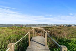 Welcome to our charming vacation getaway The perfect retreat for your coastal escape. - Galveston - 8