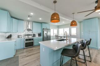 Welcome to our charming vacation getaway The perfect retreat for your coastal escape. - Galveston - 4