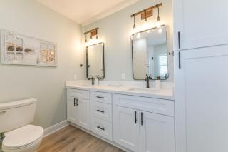 Welcome to our charming vacation getaway The perfect retreat for your coastal escape. - 5