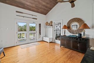 Stunning waterfront home with private pier and sunset views - Galveston - 9