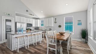 Seas The Day West End Beach Home Less Than 5 min Walk to Beach - Galveston - 8