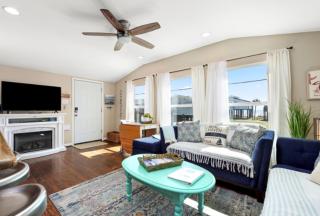 Welcome to Blue Jewel - Galveston - 1