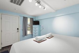 Welcome to Blue Jewel - 1