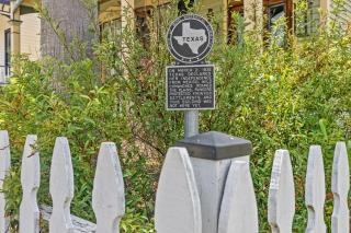 Your 1878 historic Shaw House awaits - Galveston - 6