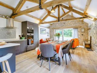2 bed in Cowbridge 88000 - - 8