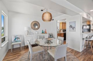 Welcome to your ultimate seaside escape - Galveston - 2