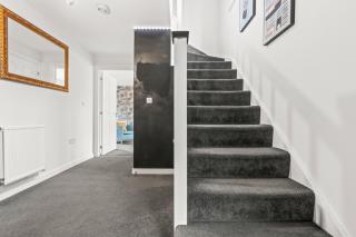 Detached Stunning Lux 3 Bed Home Private Parking - Marston Green - 8