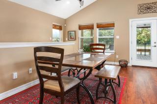 Sunset Cove 1 - Lakefront Retreat Waterfront with Spectacular Sunset Views - Livingston - 2