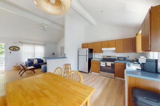 Clearwater -- 33732 E Hampton Ln - Frankford - 3