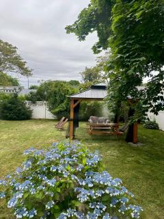 Cheerful 3bd Cape feet from beach, river access - Waterford - 9