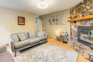 8 Mi to Nature Center Streamwood Gem with Yard! - Streamwood - 6
