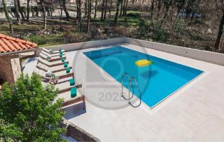 2 Bedroom Awesome Apartment In Tribalj - 8