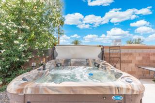 Hidden gem in the Hidden Hills Mini Golf- Pool-Hot Tub-RV parking-EV charger - Phoenix - 8