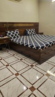 Royal Galaxy Guest House - Karachi - 4
