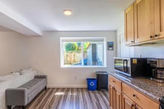 Entire Apt in South Seattle Workspace and Yard - 1