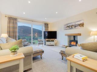 4 Bed in Newlands Valley SZ204 - 9