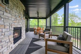 6BR Sand Valley Lodge with Hot Tub Bar & Putting Green - - 9