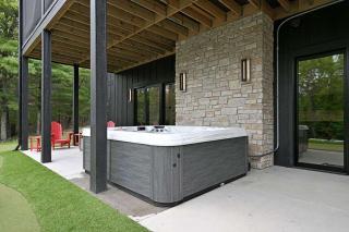 6BR Sand Valley Lodge with Hot Tub Bar & Putting Green - 8