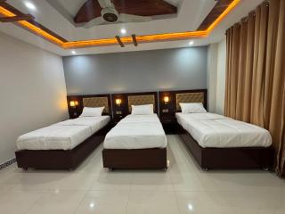 Haven Inn - - 0