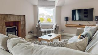 River facing apartment - sleeps 4 - with parking - Inverness - 9