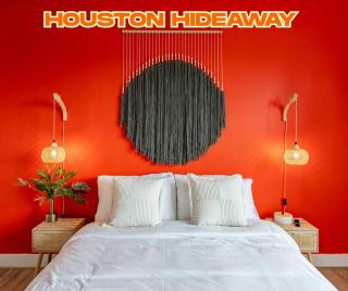Groovy Houston Retreat-Family Friendly + Game Room - Houston - 0