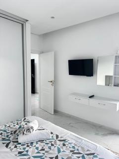 Gold Sea View Apartment - Saranda - 6