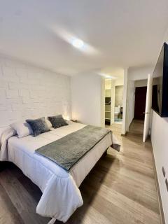 Espacioso y Familiar Departamento - 1