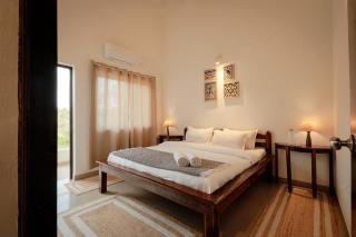 CasaKai 2BHK Bohemian Spread with 3 Patios & Pool - Siolim - 3