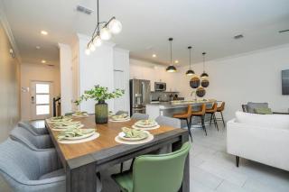 Stylish Home & Free Resort Access 2420 - Kissimmee - 2