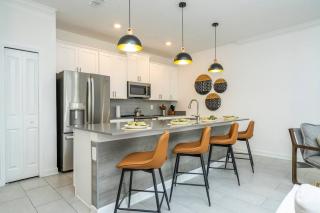 Stylish Home & Free Resort Access 2420 - 3