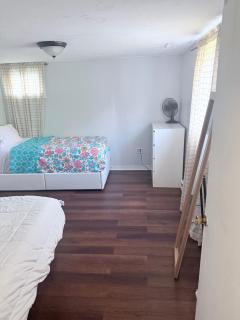 Garden level one bedroom apartment - 4