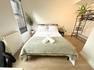 Guest Room in Basildon, Essex - Pitsea - 8