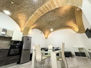 Kalma Brick Arch Apartment - Central & Authentic - Cagliari - 0